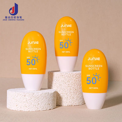 ফ্ল্যাট রাউন্ড স্ক্রু বোতল 50 মিলি সানস্ক্রিন কন্টেইনার পিই কলার এবং সাদা স্ক্রু ক্যাপ সহ কসমেটিক